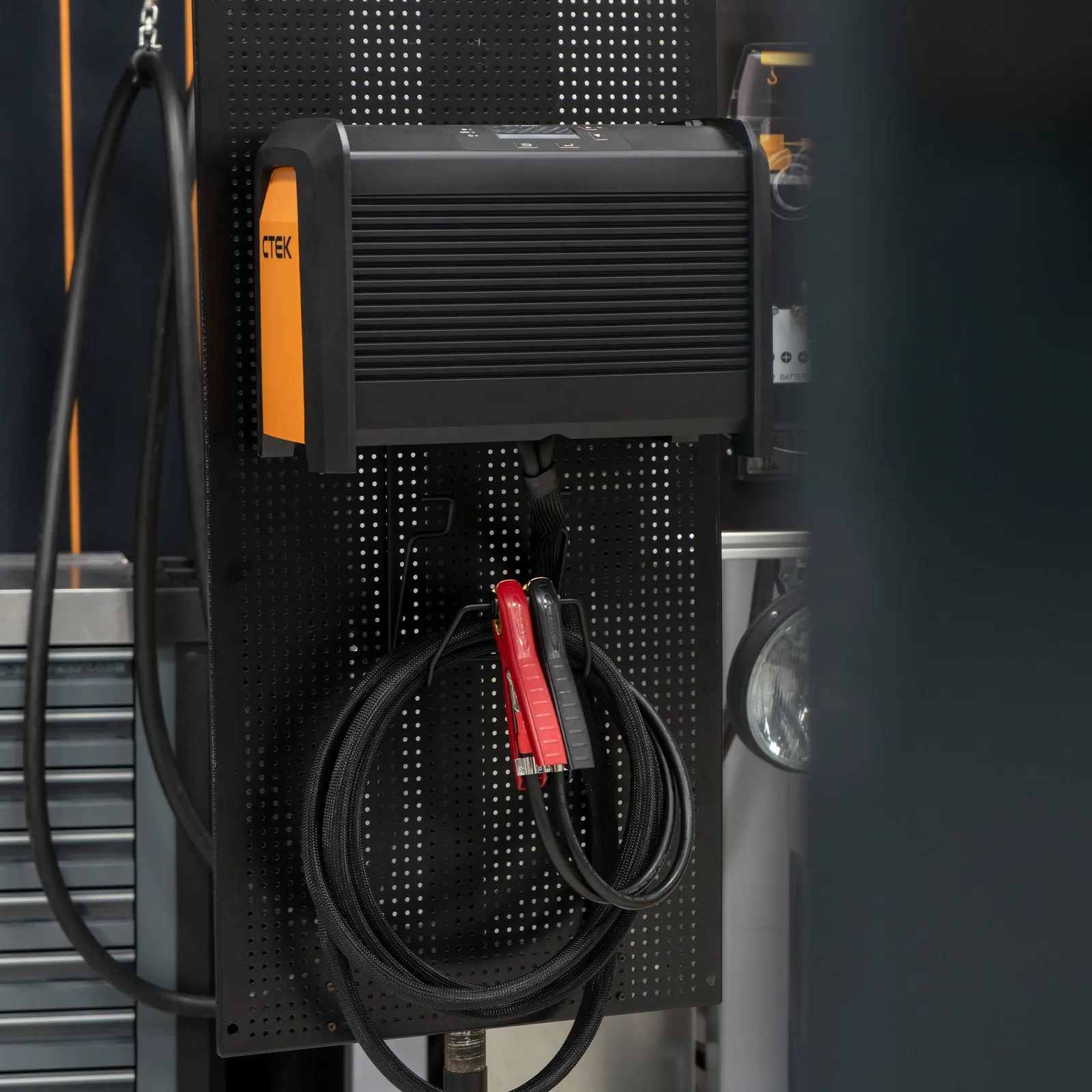 WALL HANGER PRO 60-120